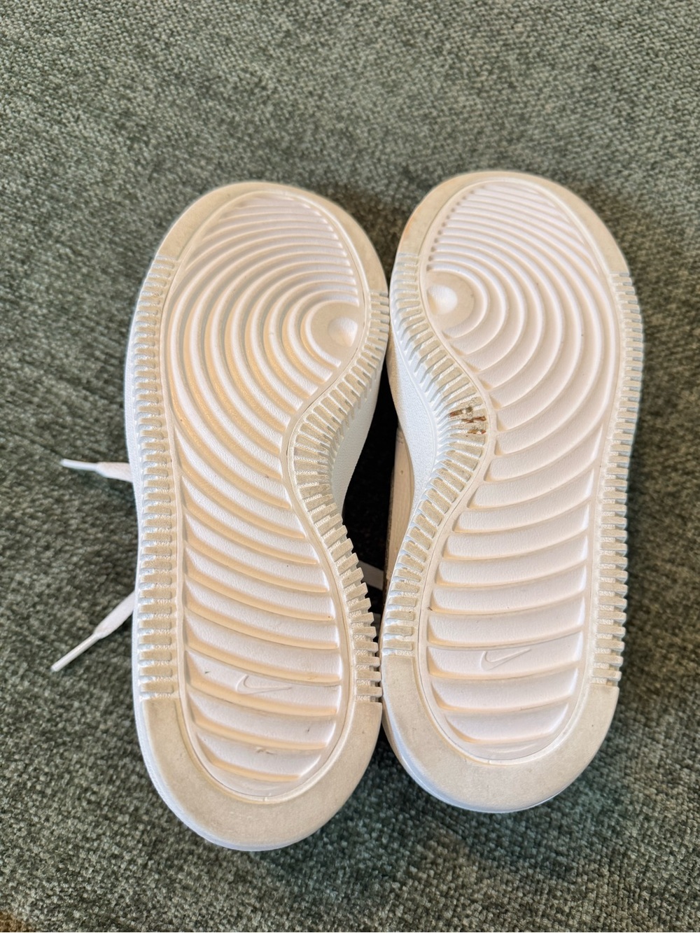 Nike Women’s Court Vision Alta Sneaker White/Black Size 6 - Picture 8 of 10